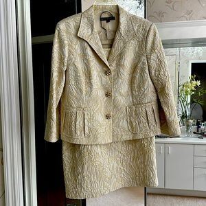 Lafayette 148, New York size 10 never worn